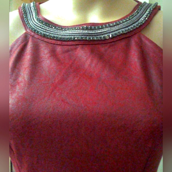 BNWOT SUEDE-LIKE DRESS BY GUESS MARION W/ SILVER DECOR & RHINESTONES SZ 4 BEAUTY - Picture 4 of 11